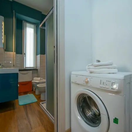 Апартаменты Sleeps 4 Wifi Арона